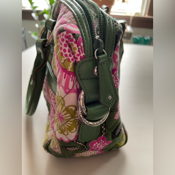 Vera Bradley Floral Green and Pink Women's Bag - Picture 3 of 7
